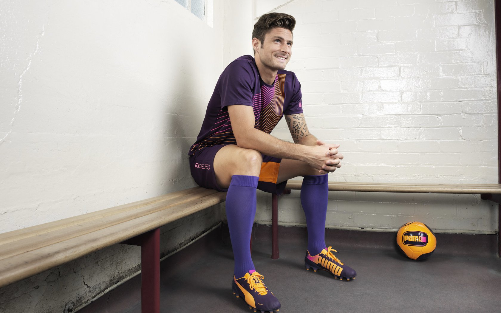 开云体育中国官网-法甲：巴黎6-1狂胜蒙彼利埃，姆巴佩连场破门，法甲-姆巴佩传射帕雷德斯破门 巴黎4-1客场大胜