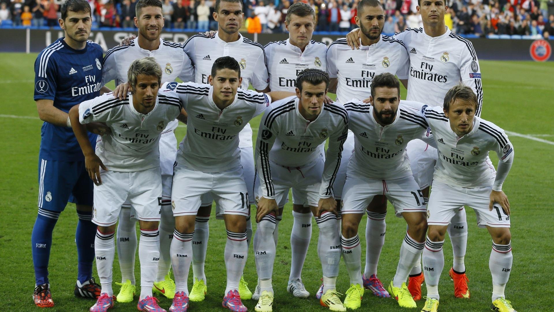 英超球迷狂热支持，爆满现场打Call，英超球迷网在线直播